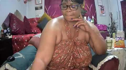 itumeleng74 online show from October 2025 05:06:01 AM