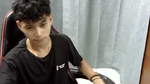 Snapshot of itzme_john chatting on April 2026 12:37:02 AM itzme_john online show from April 2026 12:37:02 AM