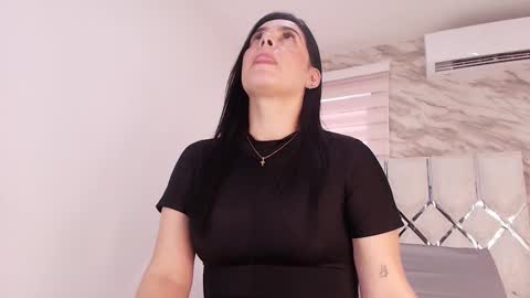 Snapshot of ivanna_vega_ chatting on February 2026 07:21:01 PM ivanna online show from February 2026 07:21:01 PM