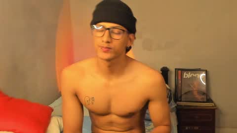 Snapshot of ivano_jones chatting on December 2024 12:02:01 PM Ivano online show from December 2024 12:02:01 PM