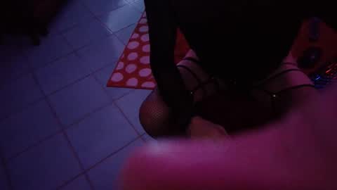 Snapshot of ivariello chatting on October 2025 05:10:02 AM yves online show from October 2025 05:10:02 AM