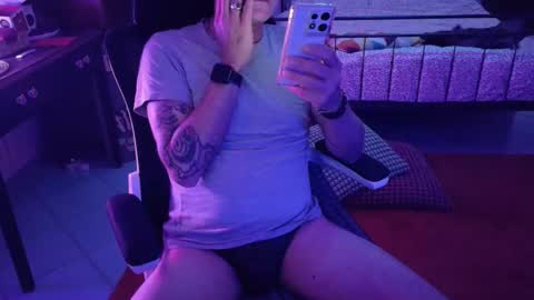 Snapshot of ivariello chatting on November 2025 07:18:02 AM yves online show from November 2025 07:18:02 AM