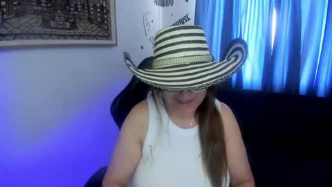 Snapshot of ivette_shaira chatting on May 2026 02:12:02 PM IVETTE online show from May 2026 02:12:02 PM