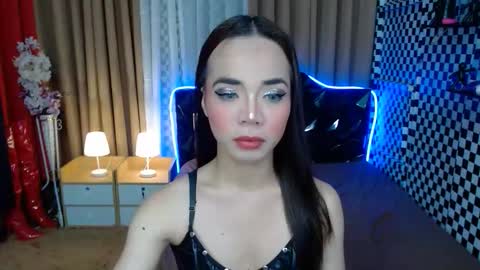 IvoneGodWill online show from December 2025 05:01:01 AM