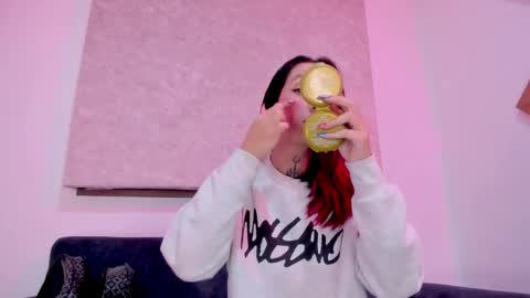 Ivonne  online show from February 2026 12:23:01 PM