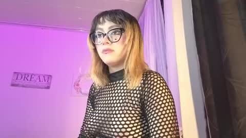 Ivonny online show from May 2026 11:06:01 AM
