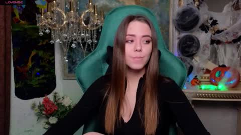 ivorywood_ online show from October 2025 10:39:02 AM