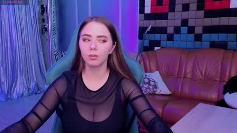 ivorywood_ online show from November 2025 02:41:02 PM