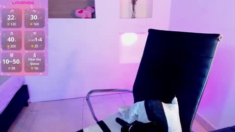 Snapshot of ivybliss8 chatting on February 2025 03:18:02 PM i v y b l i s s online show from February 2025 03:18:02 PM