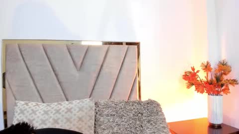 IvyJhonss online show from September 2025 11:43:01 AM