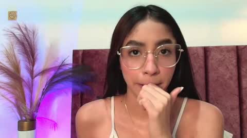 IvyJhonss online show from September 2025 11:45:02 AM
