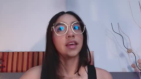 IvyJhonss online show from September 2025 11:44:01 AM