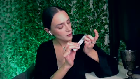 Miss Ivy online show from December 2024 07:53:02 PM