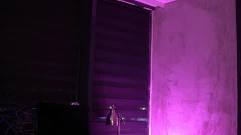 IvyRowa online show from November 2025 06:37:02 PM