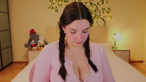 Daisy online show from May 2026 01:10:02 AM