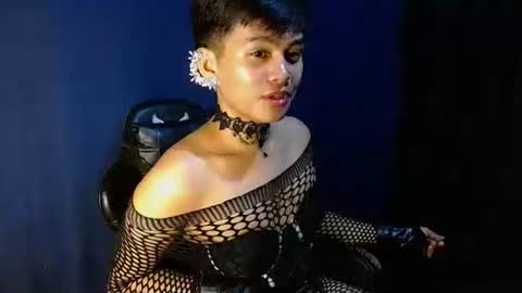 iya143 online show from November 2025 05:11:01 PM