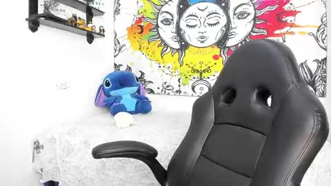 Snapshot of izan_jensen chatting on September 2025 11:06:02 PM Izan online show from September 2025 11:06:02 PM
