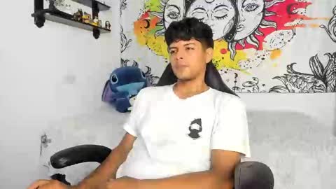 Snapshot of izan_jensen chatting on September 2025 02:05:02 AM Izan online show from September 2025 02:05:02 AM