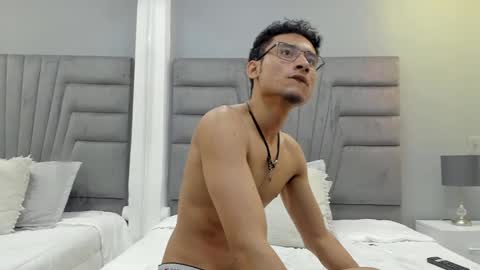 Snapshot of izato chatting on February 2025 02:26:01 PM izato online show from February 2025 02:26:01 PM