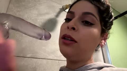 Snapshot of izcah_g chatting on January 2025 05:53:01 PM Izcah online show from January 2025 05:53:01 PM