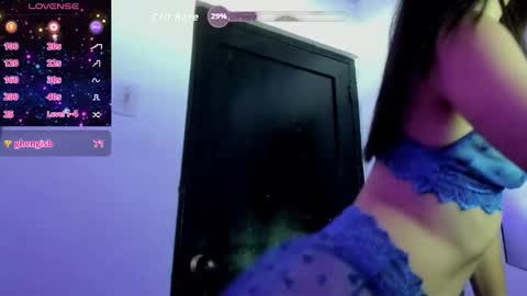 Izzy online show from October 2025 12:58:01 PM