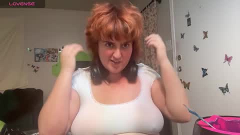 Snapshot of izzyishottttt chatting on October 2025 08:26:02 AM izzyishottttt online show from October 2025 08:26:02 AM