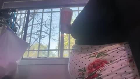 Snapshot of izzyishottttt chatting on October 2025 05:46:01 PM izzyishottttt online show from October 2025 05:46:01 PM