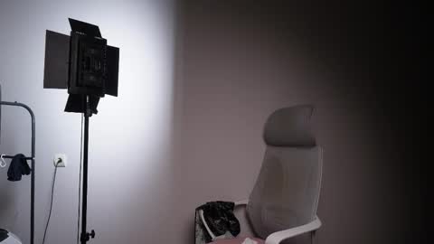 Danny online show from November 2025 07:35:01 PM