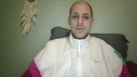 Snapshot of j_lion85 chatting on December 2025 09:47:02 AM j_lion85 online show from December 2025 09:47:02 AM