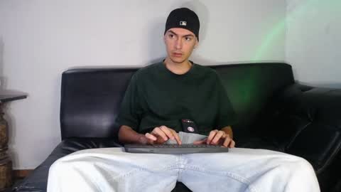 INDEPENDENT MODEL online show from December 2024 11:28:01 AM