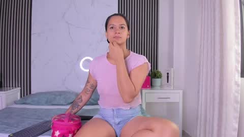 Snapshot of jackandrosse_ chatting on May 2026 01:19:01 PM Jack Rosse online show from May 2026 01:19:01 PM