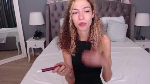 Jackie online show from November 2025 12:41:02 PM