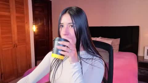Snapshot of jackiie_ chatting on June 2026 01:02:02 PM jackiie_ online show from June 2026 01:02:02 PM
