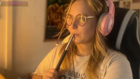 jacywinslat online show from September 2025 02:30:02 PM