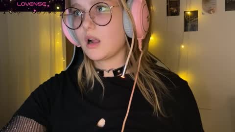 jacywinslat online show from September 2025 06:00:01 PM