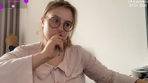Snapshot of jacywinslat chatting on April 2026 09:40:01 AM jacywinslat online show from April 2026 09:40:01 AM