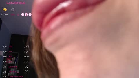 Jade online show from September 2025 02:33:01 PM