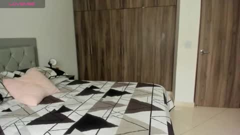 Jade smile online show from November 2025 04:40:02 PM