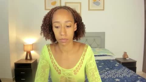 Snapshot of jade_obi chatting on February 2026 02:10:01 PM Jade smile online show from February 2026 02:10:01 PM