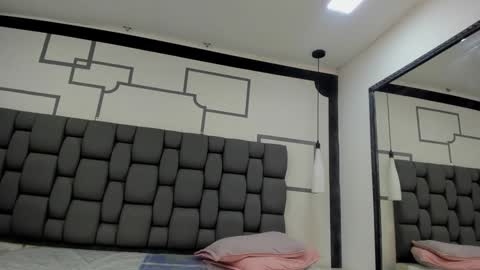 Jade  online show from December 2024 11:12:01 AM