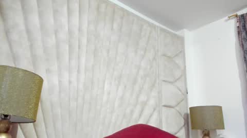 Jade  online show from November 2025 10:15:01 AM