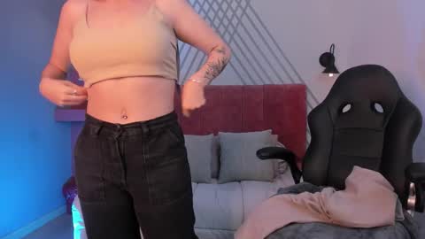 jade_vela online show from October 2025 04:16:01 PM