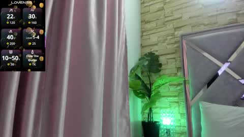 jade white  online show from September 2025 12:40:01 PM