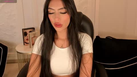 JADE EVANS online show from January 2026 02:33:01 PM