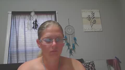 JadeLuv online show from October 2025 04:49:01 PM