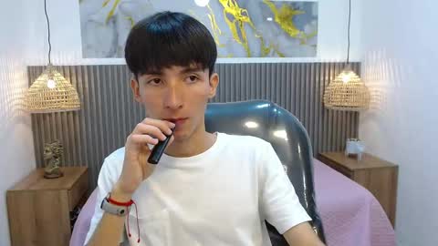 Snapshot of jake_evanss_ chatting on November 2025 01:06:01 PM JAKE online show from November 2025 01:06:01 PM