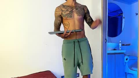 Snapshot of jakee_brown chatting on February 2025 04:04:02 AM Santiago online show from February 2025 04:04:02 AM