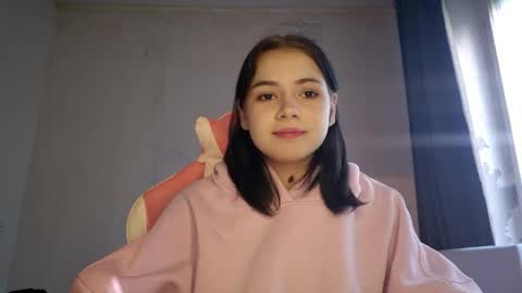 Mila online show from May 2026 05:04:01 AM