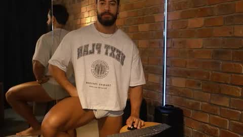 James Axel online show from October 2025 01:33:02 PM