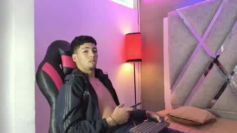 Snapshot of james_hill7 chatting on November 2025 03:50:01 AM James Hill online show from November 2025 03:50:01 AM